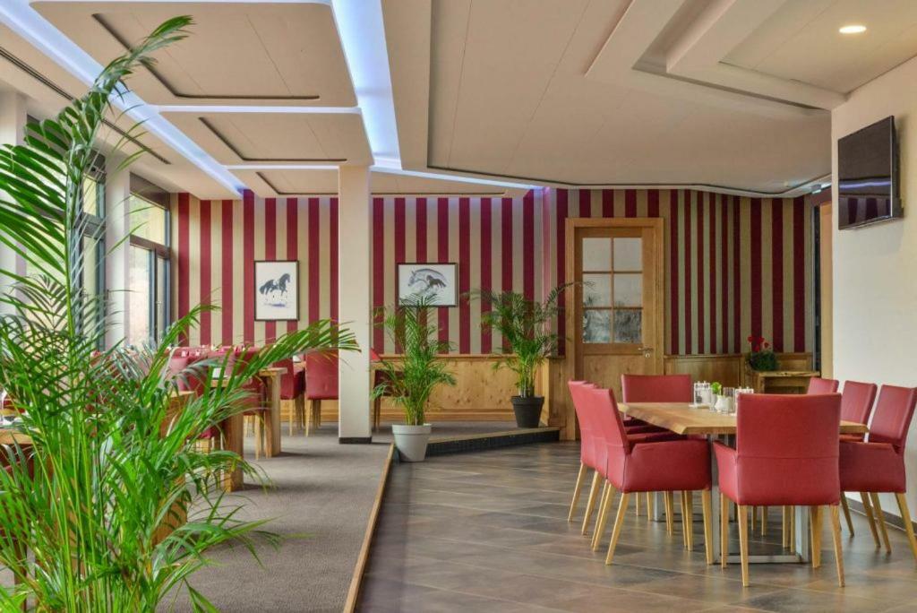Hotel & Golfrestaurant Gut Wissmannshof Staufenberg  Exteriér fotografie